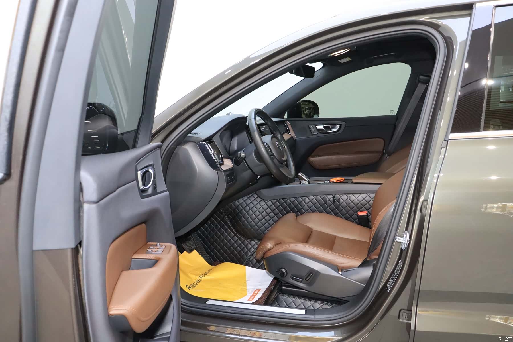 Volvo XC60, 2022 14