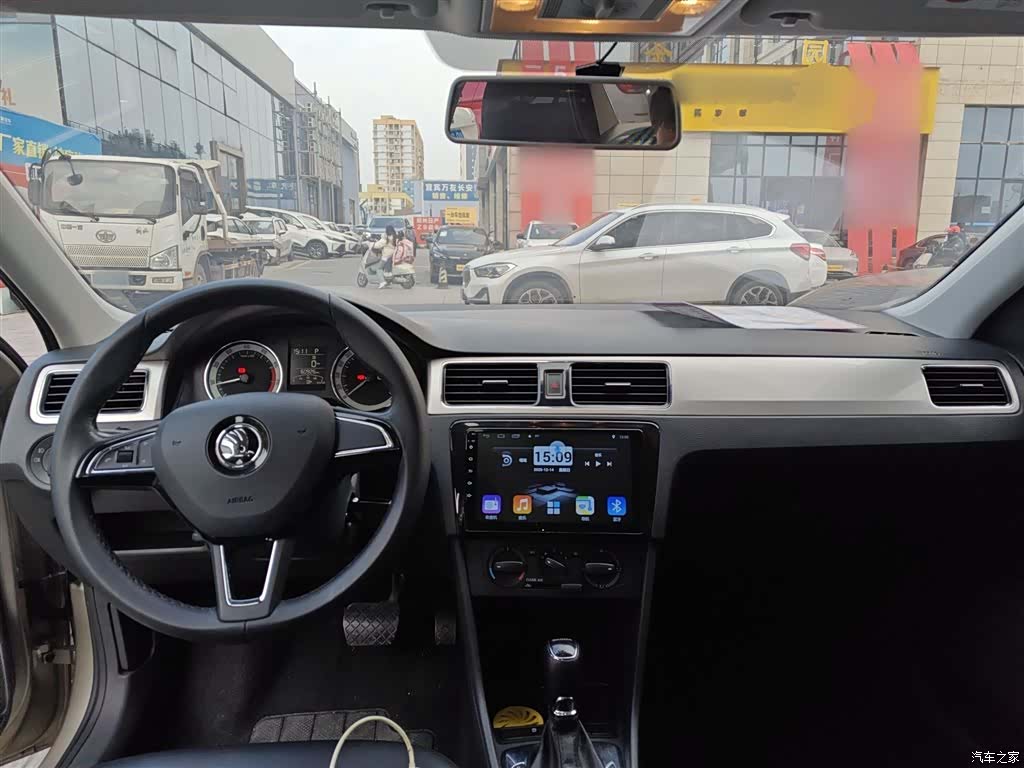 Skoda Rapid, 2019 10