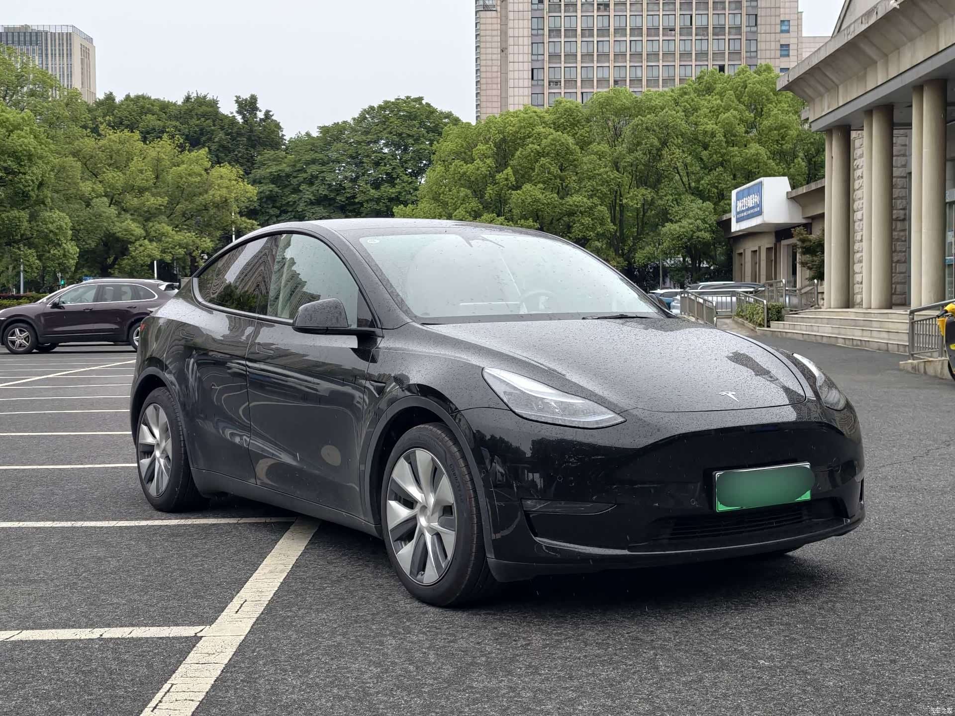 Tesla Model Y, 2023 3