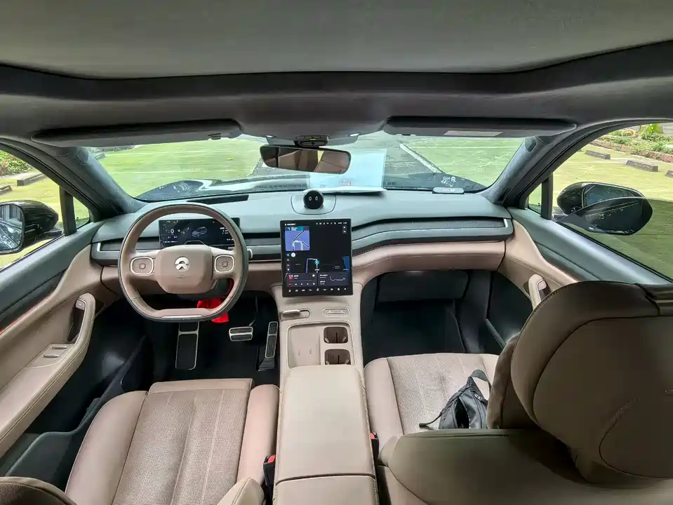 NIO ES8
