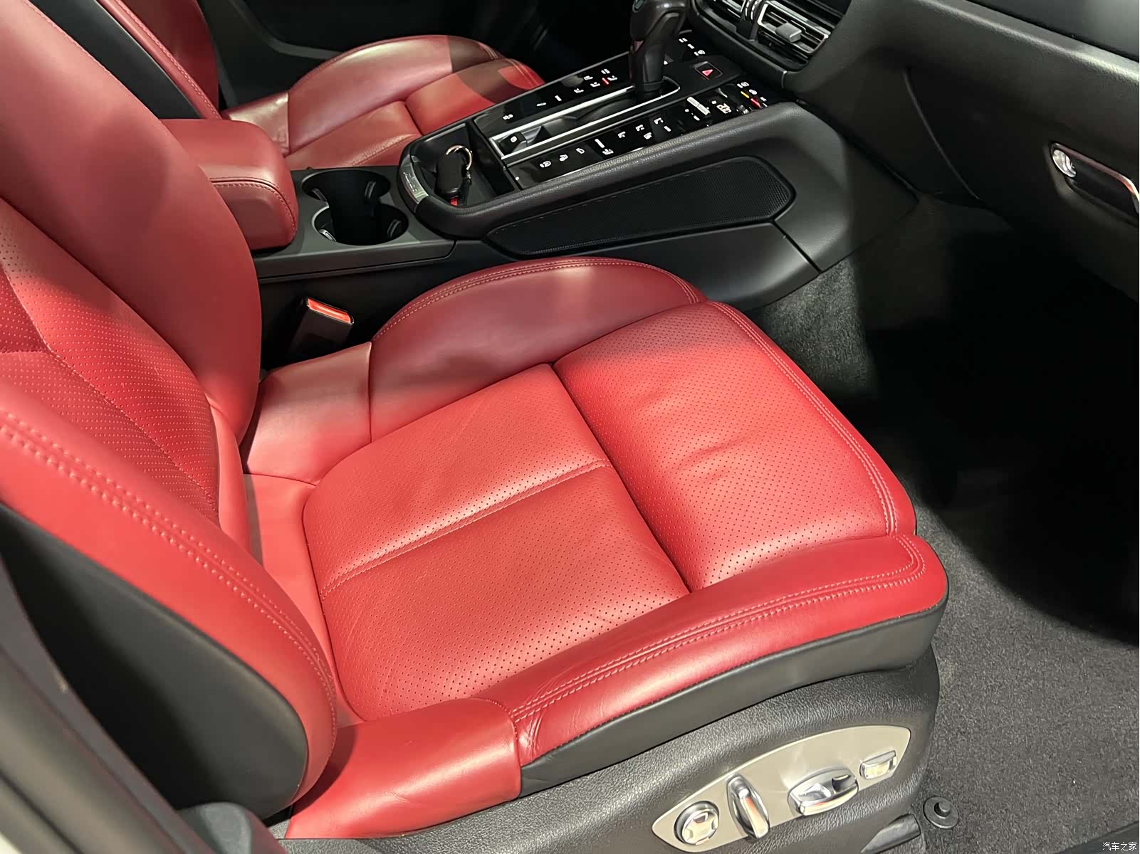 Porsche Macan, 2023 24