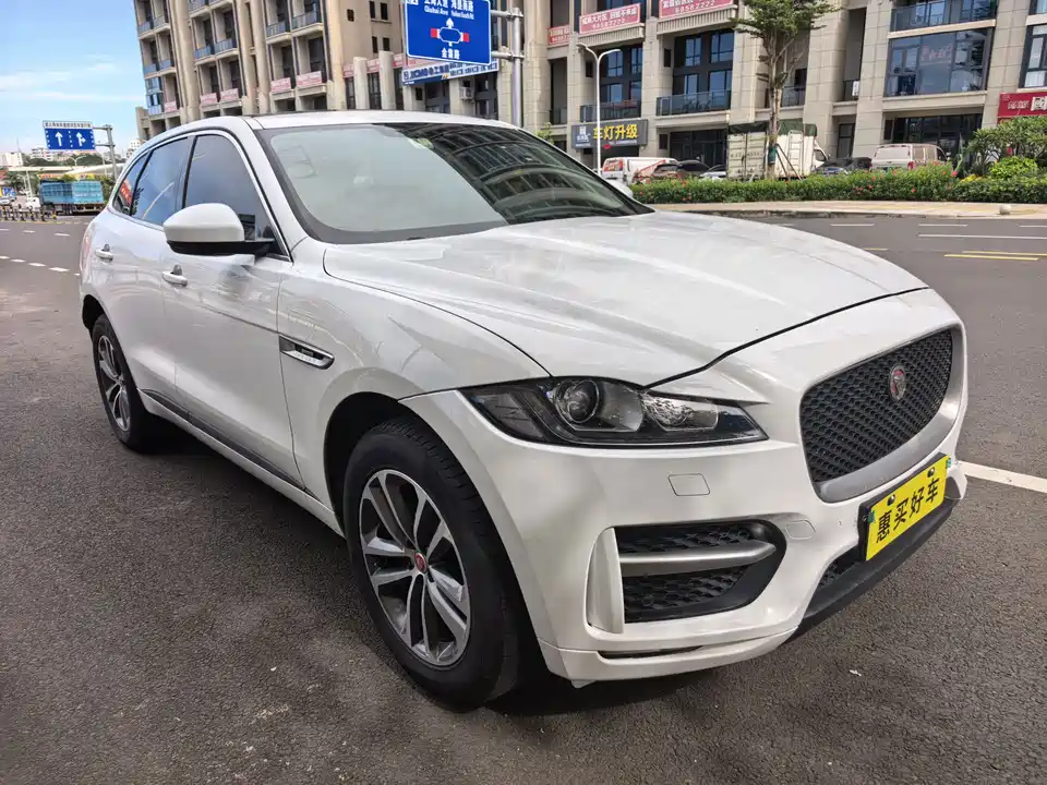 Jaguar F-PACE