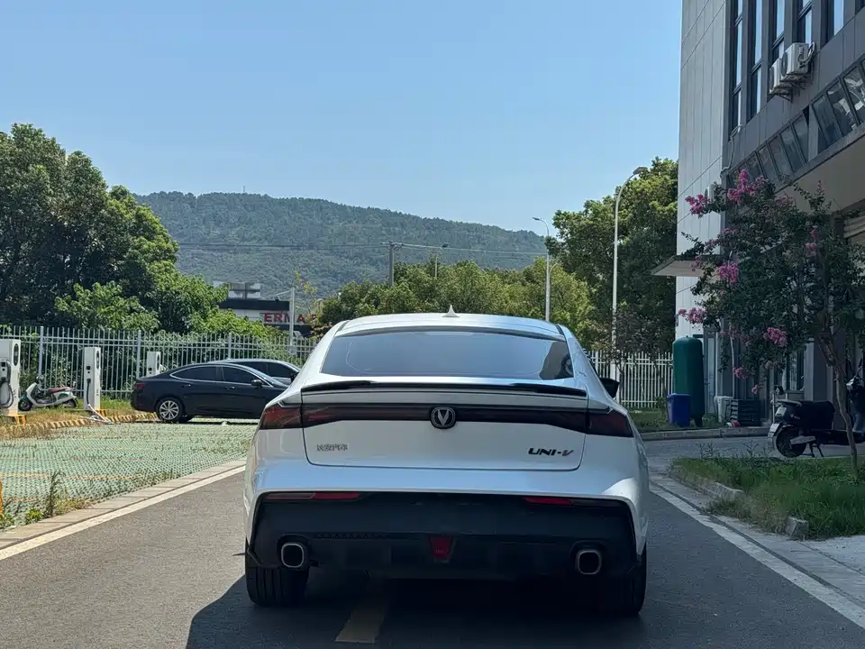 Changan UNI-V