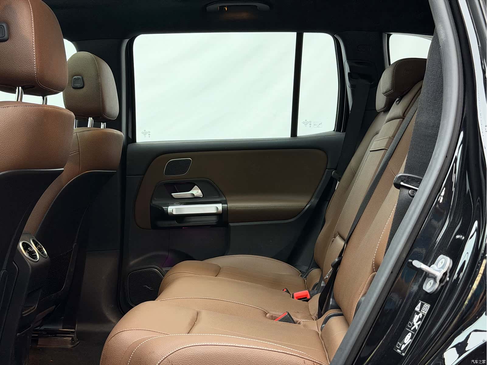 Mercedes-Benz EQB, 2024 8