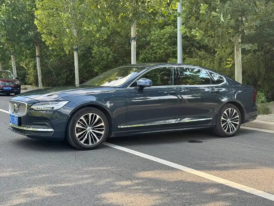 Volvo S90