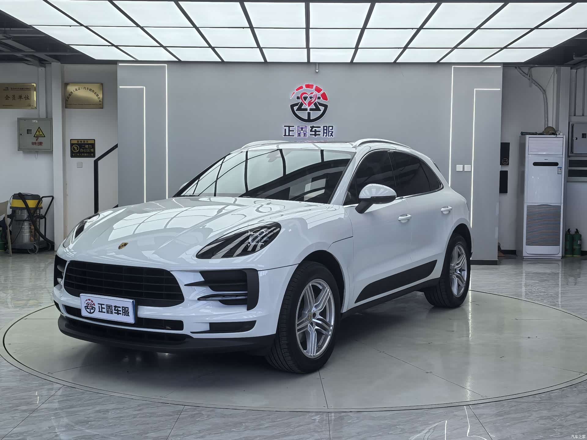 Porsche Macan, 2019 1