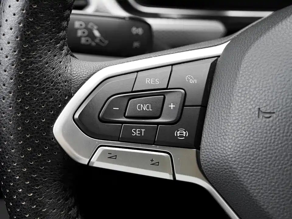 Volkswagen Exploring the shadow