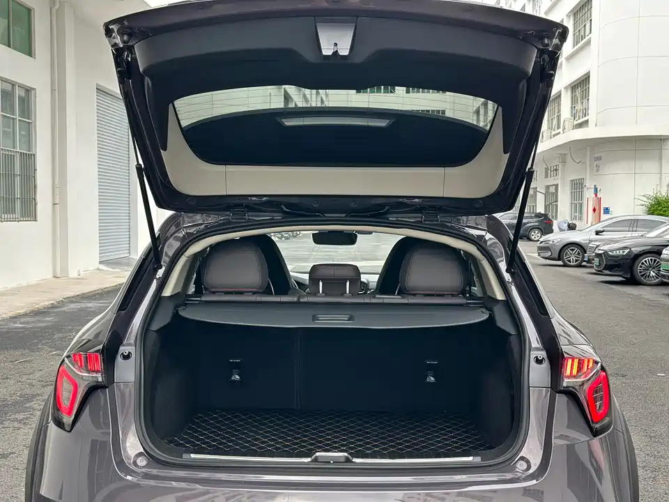 Lynk & Co 02 New energy