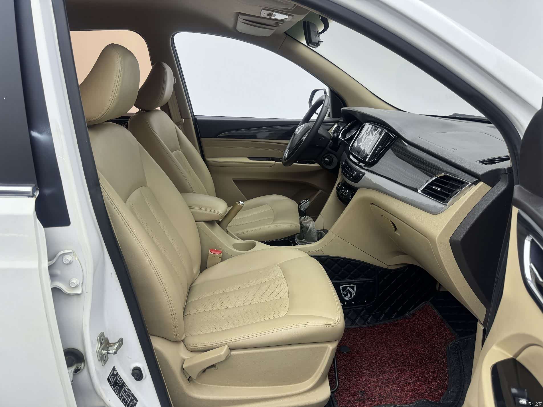 Wuling 730, 2018 4
