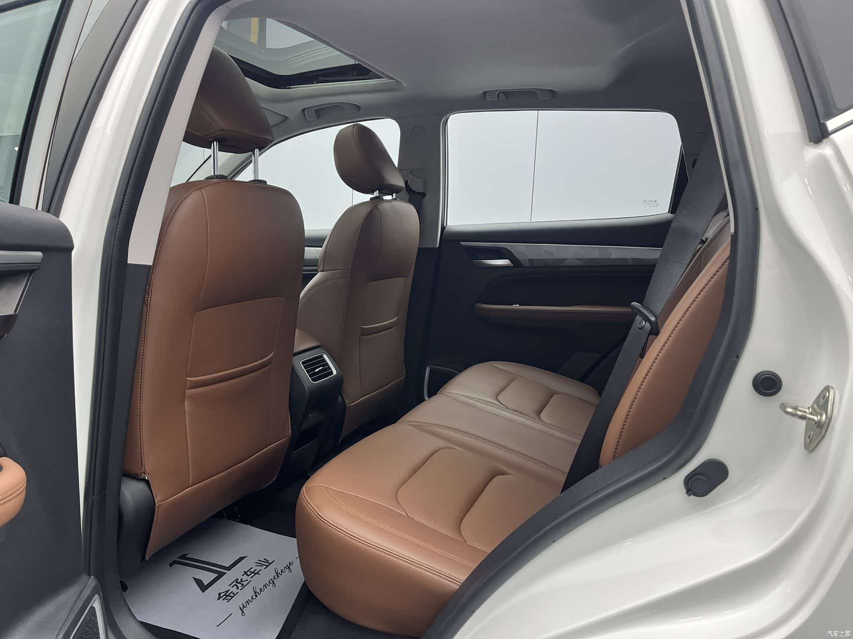 Geely X6, 2022 8