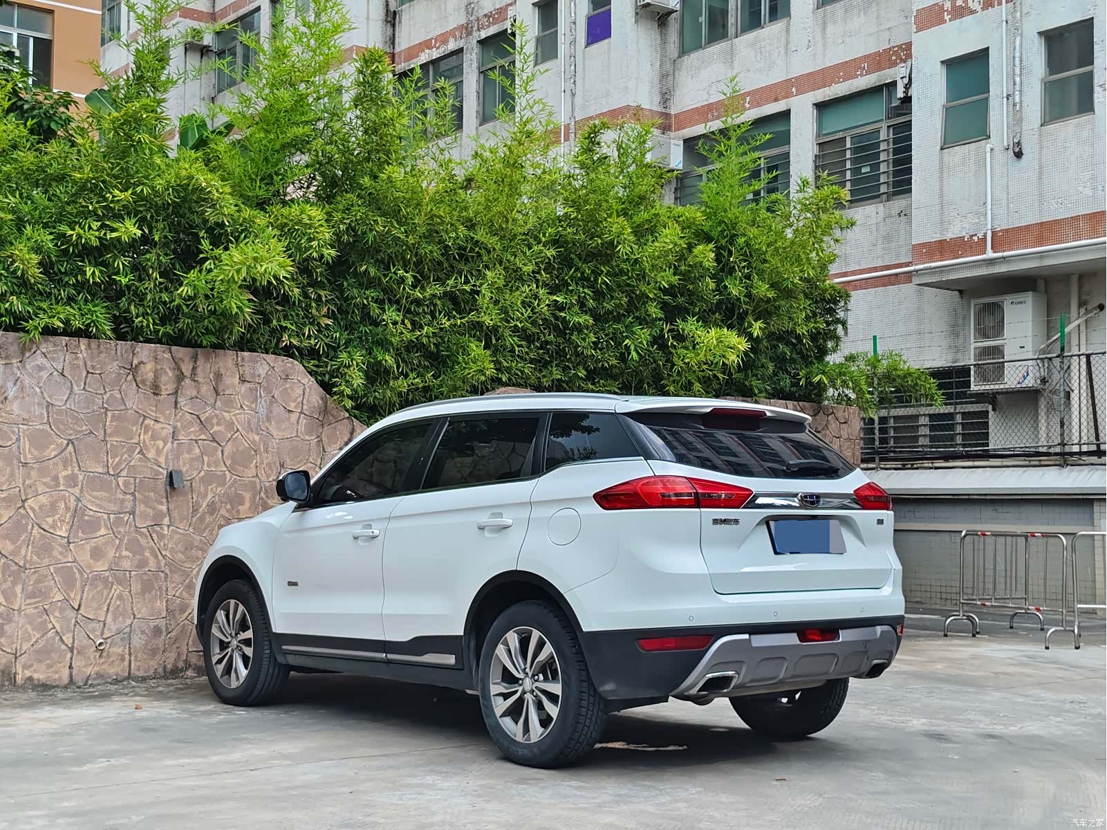 Geely Boyue, 2016 4