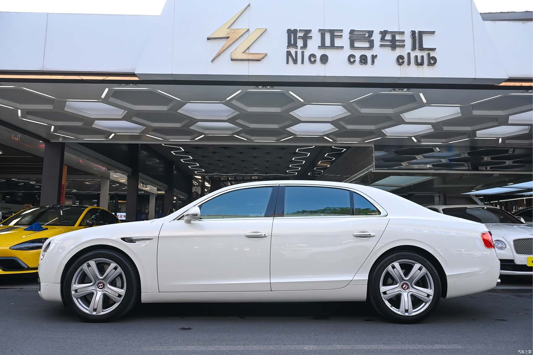 Bentley Flying Spur, 2016 3