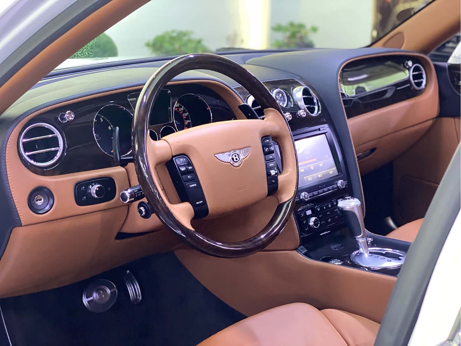 Bentley Flying Spur, 2012 6