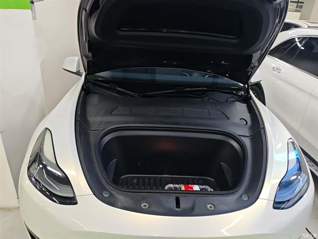 Tesla Model Y, 2023 20