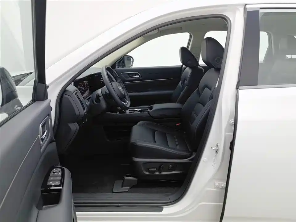 Nissan Exploring the land