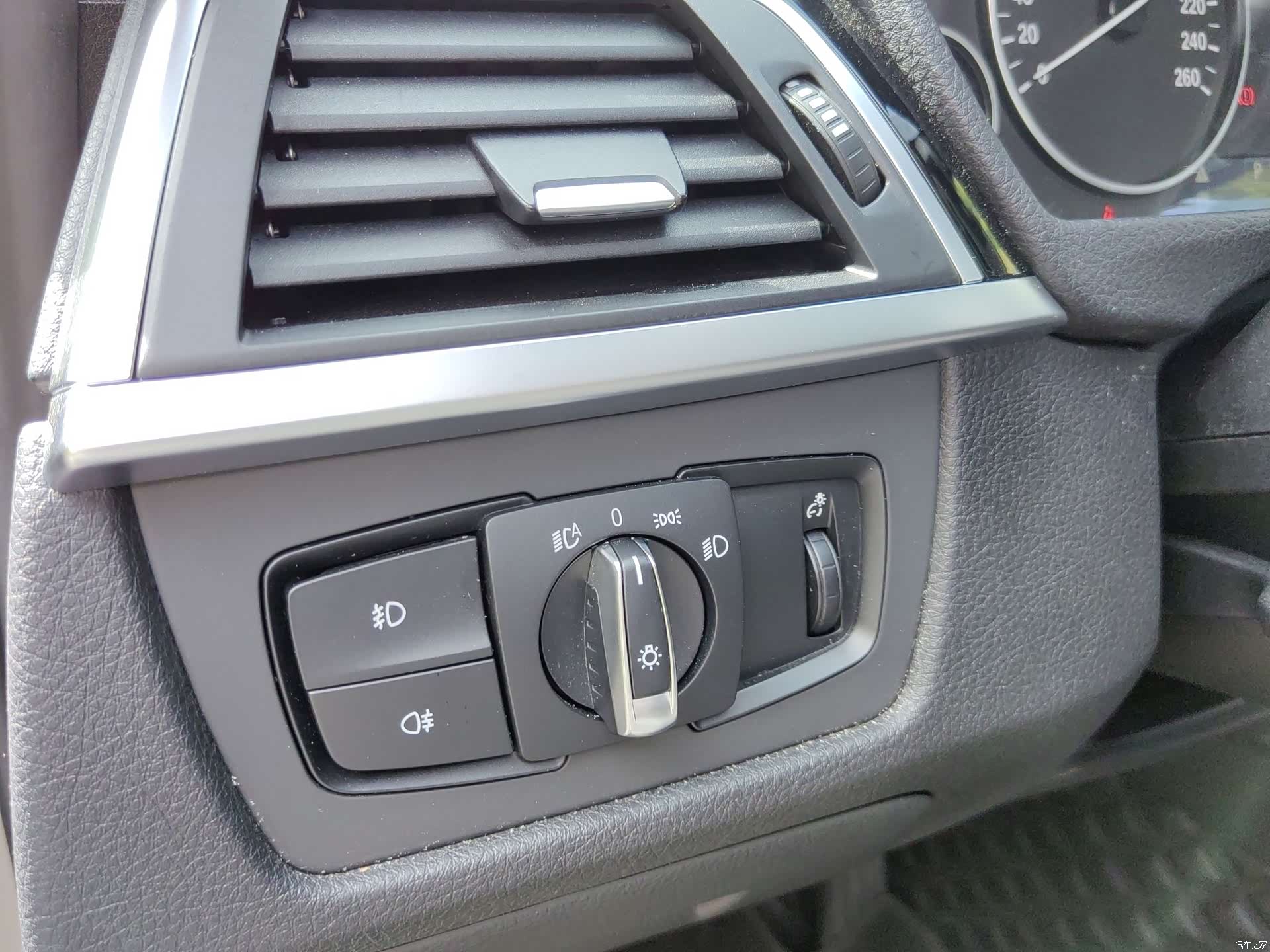 BMW 3 Series, 2016 24