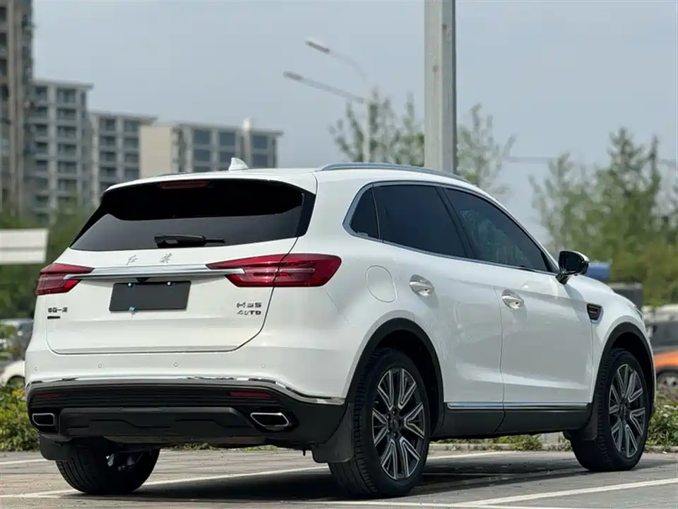 Hongqi HS5