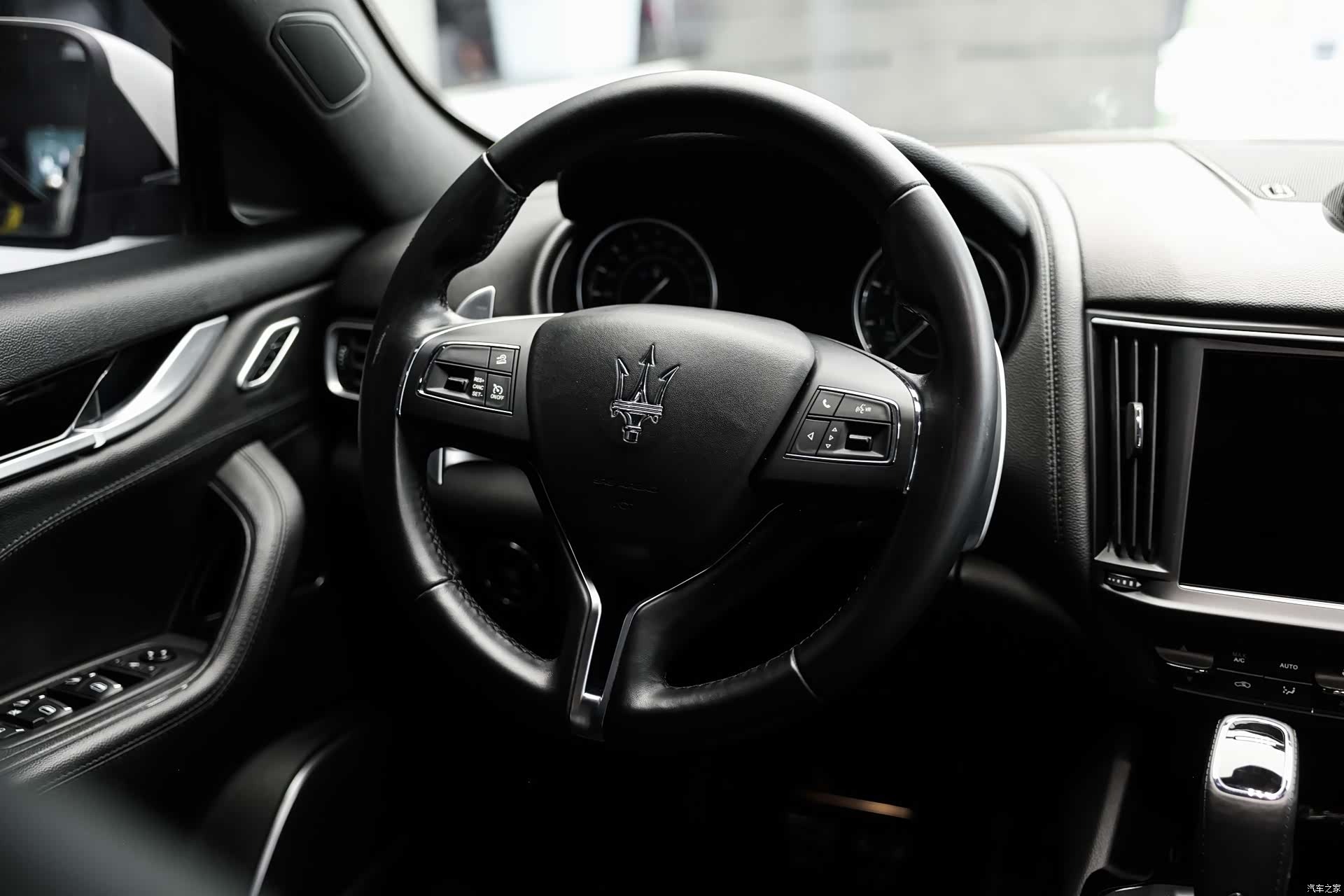 Maserati Levante, 2023 7
