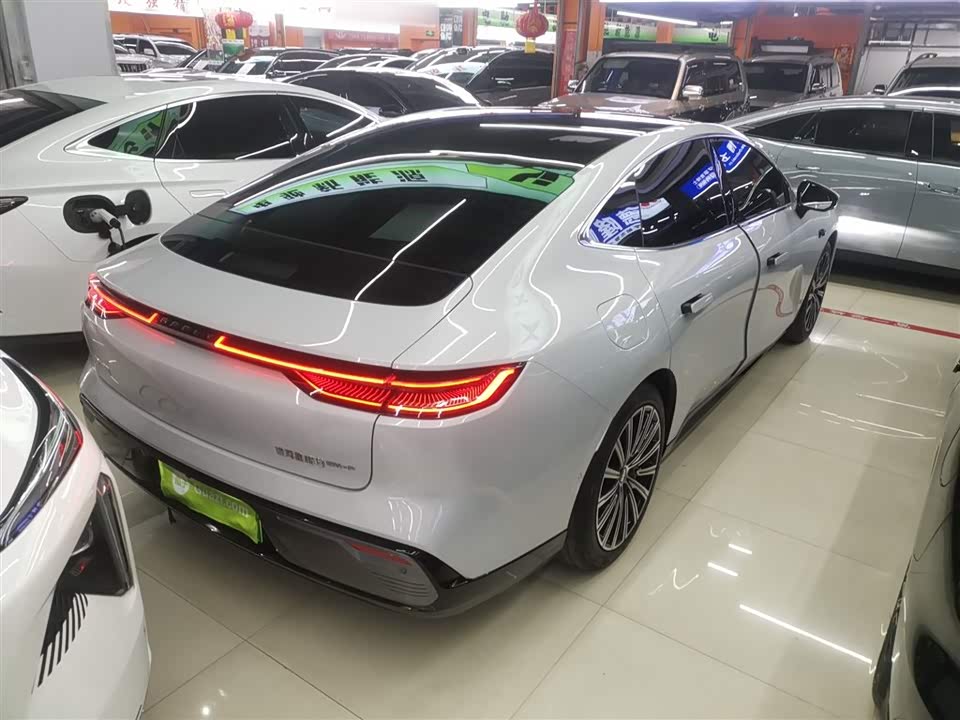 Geely Galaxy Galaxy Sparkle 8