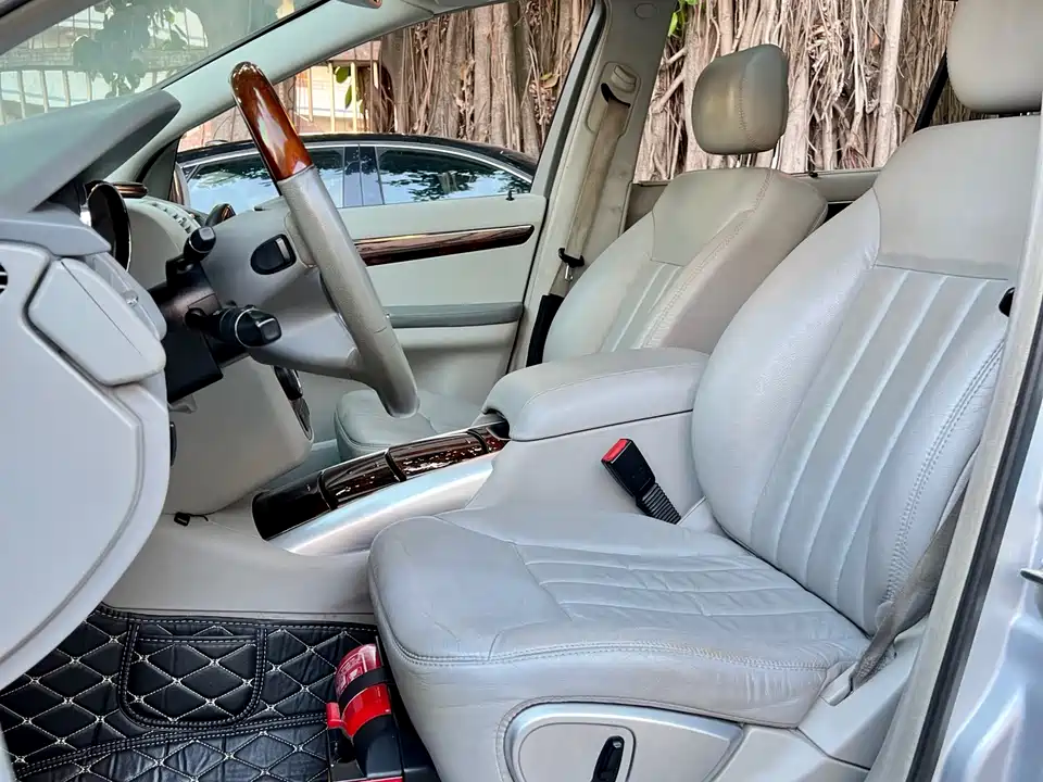 Mercedes-Benz R-class