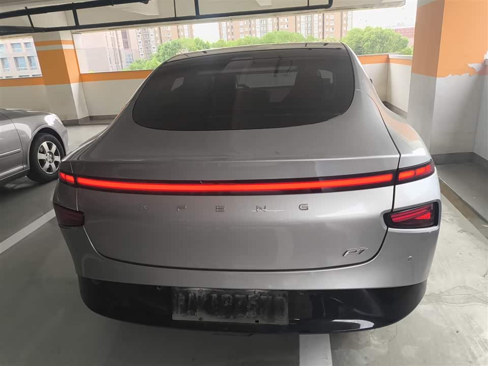 XPENG P7
