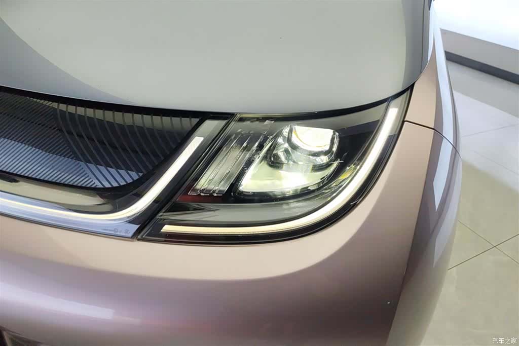 BYD Dolphin, 2022 все фото