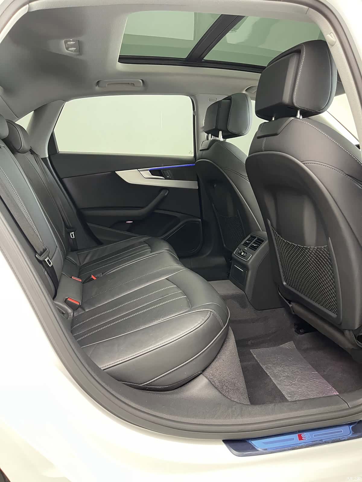 Audi A4L, 2021 23