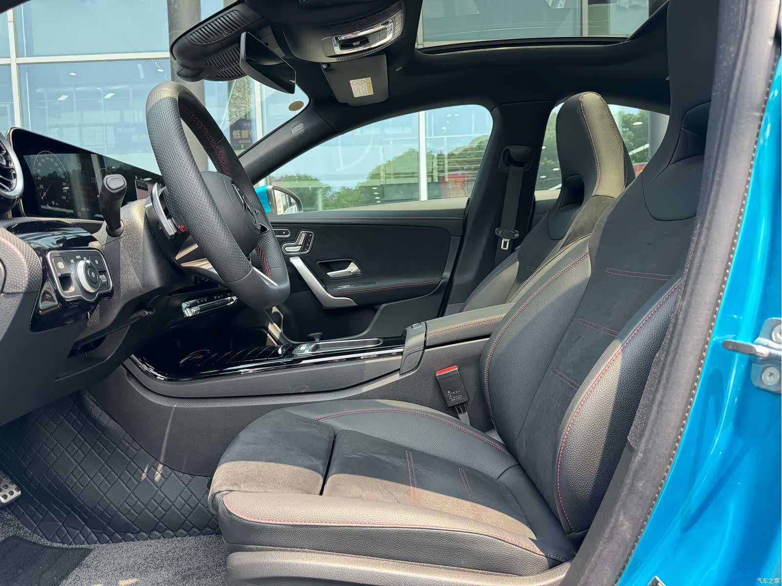 Mercedes-Benz CLA, 2025 14
