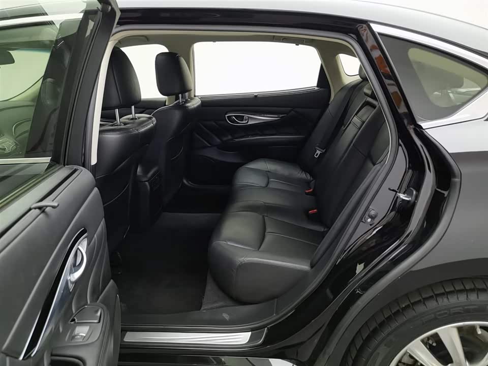 Infiniti Q70 Infiniti Q70