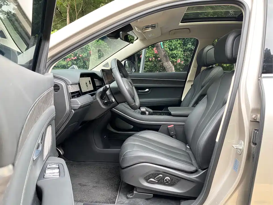 AITO Ask the world M7