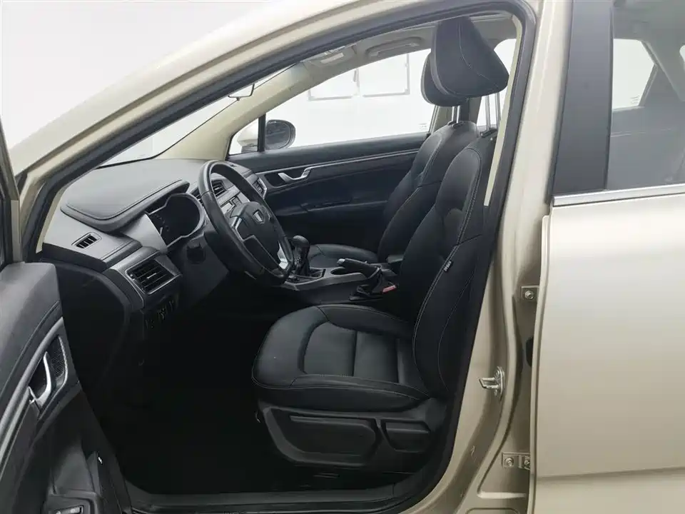 Geely Emgrand GS