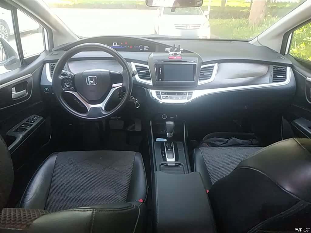 Honda Jade, 2015 10