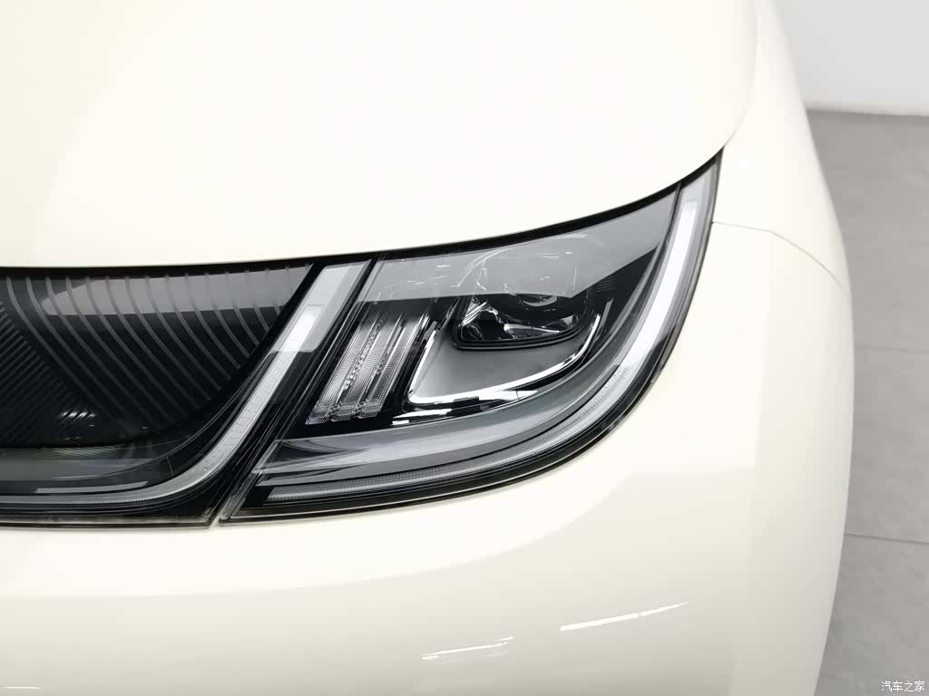 BYD Dolphin, 2023 7
