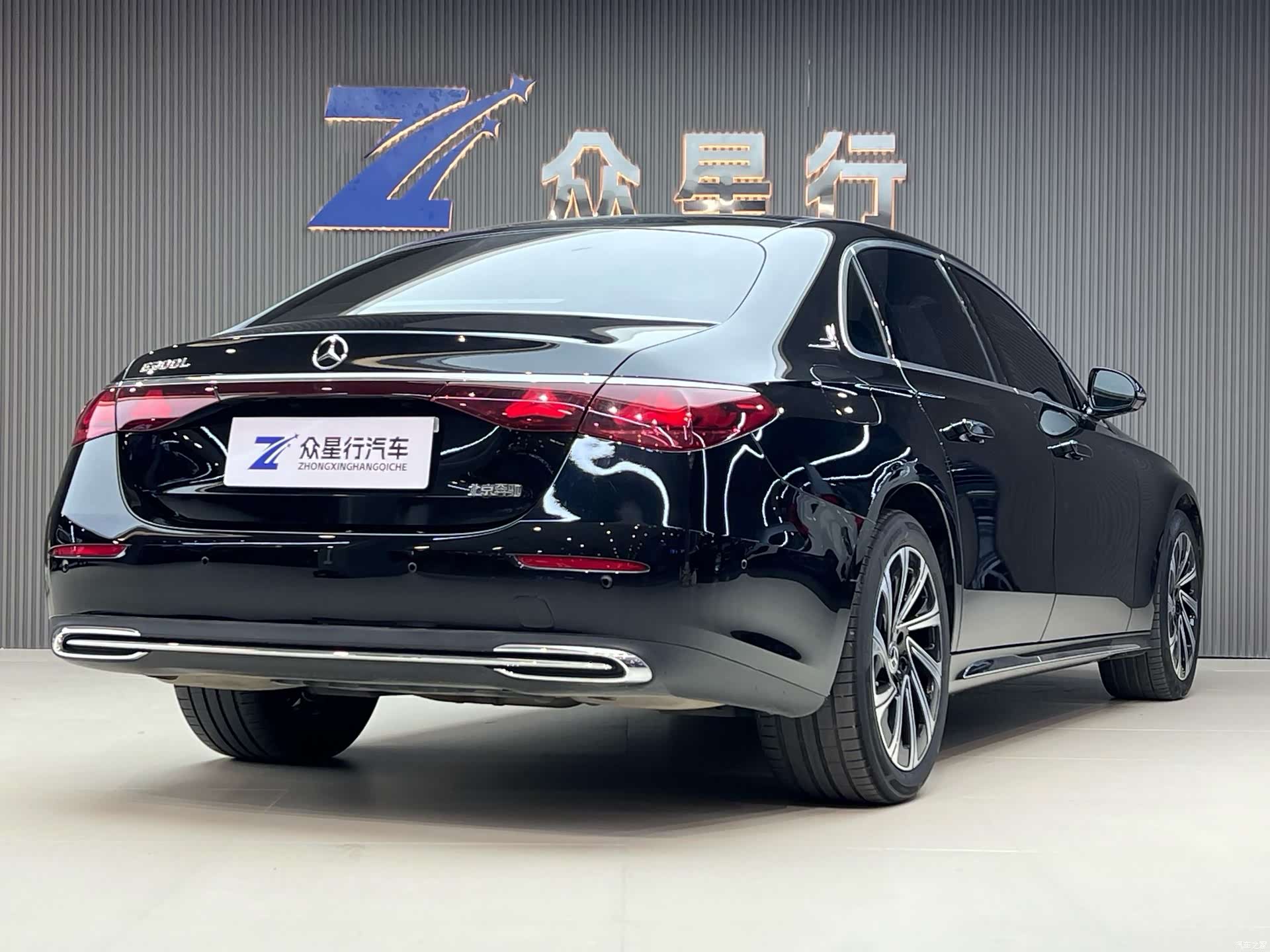 Mercedes-Benz E-Class, 2024 3