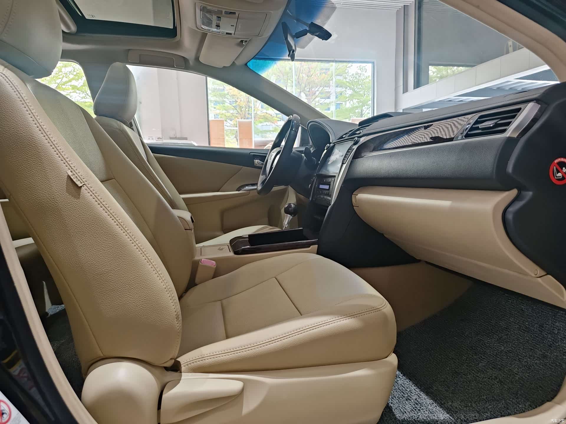 Toyota Camry, 2015 11