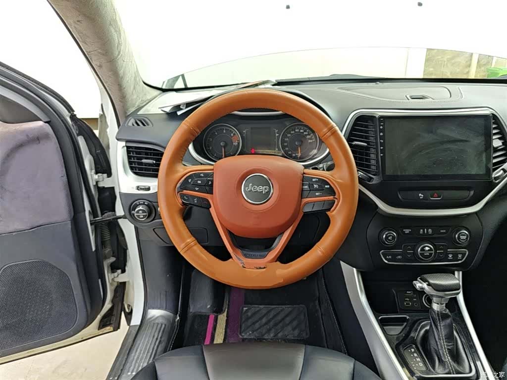 Jeep Cherokee, 2016 11