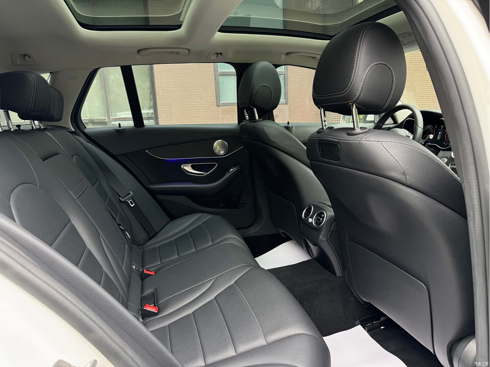 Mercedes-Benz C-Class, 2019 13