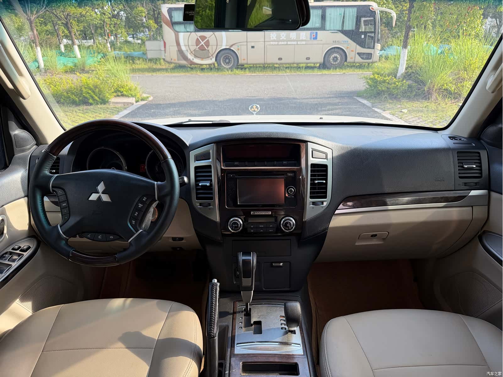 Mitsubishi Pajero, 2020 12
