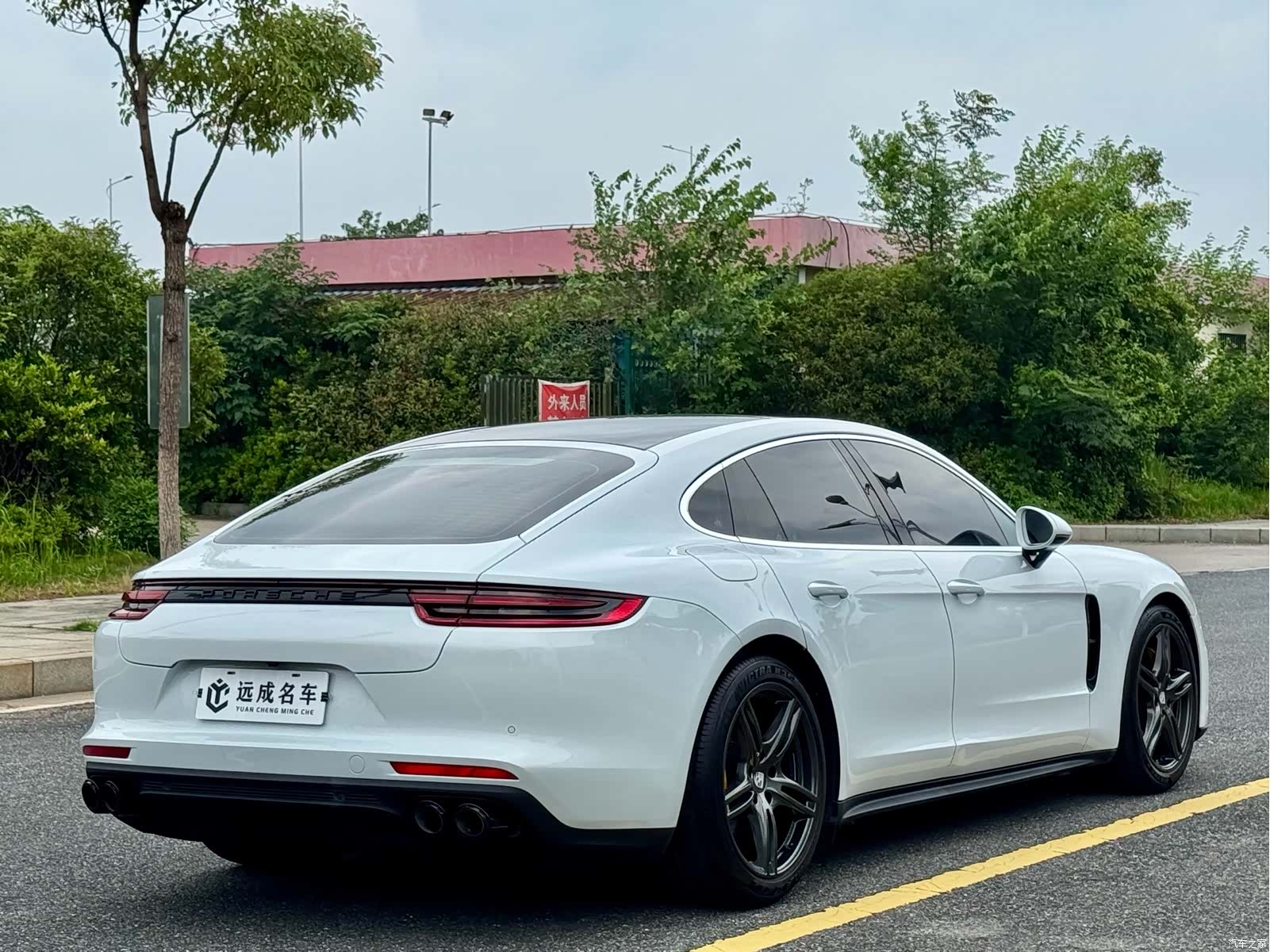 Porsche Panamera, 2019 все фото