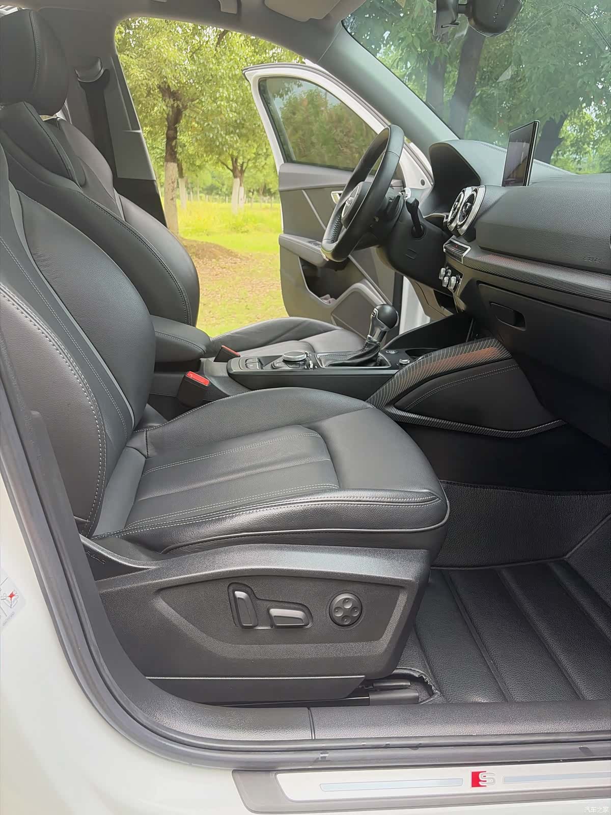 Audi Q2L, 2022 15