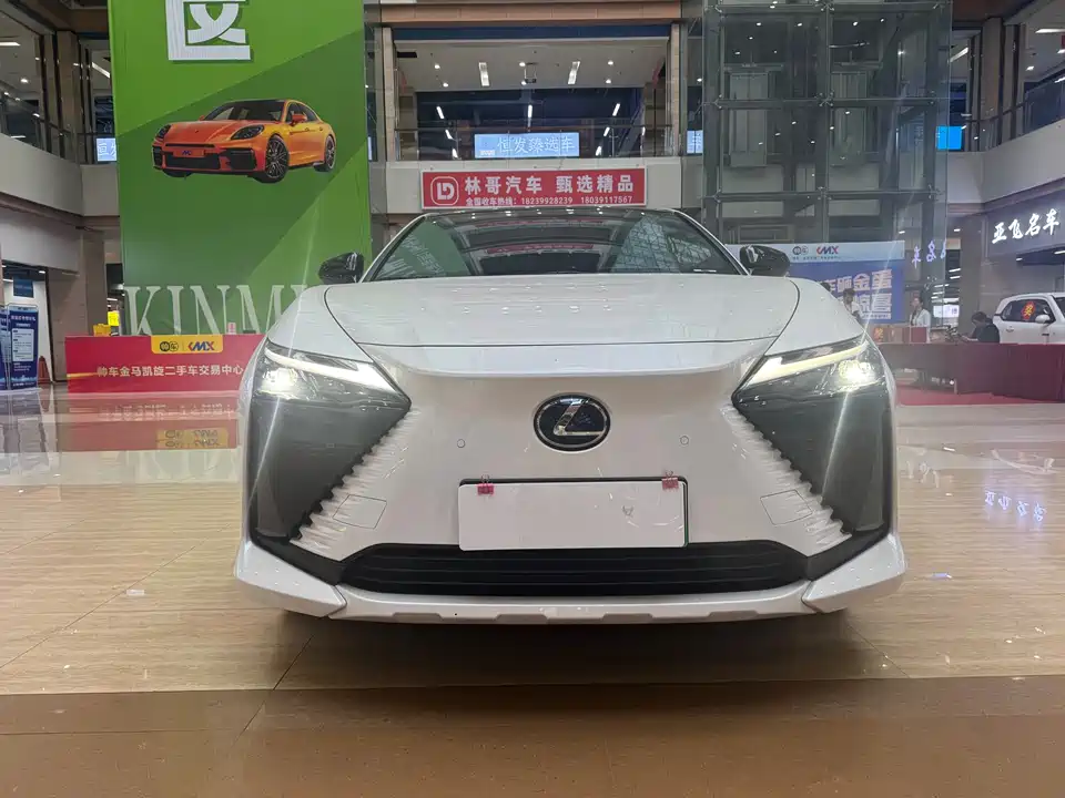 Lexus RZ
