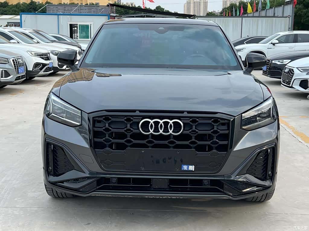 Audi Q2L, 2022 все фото