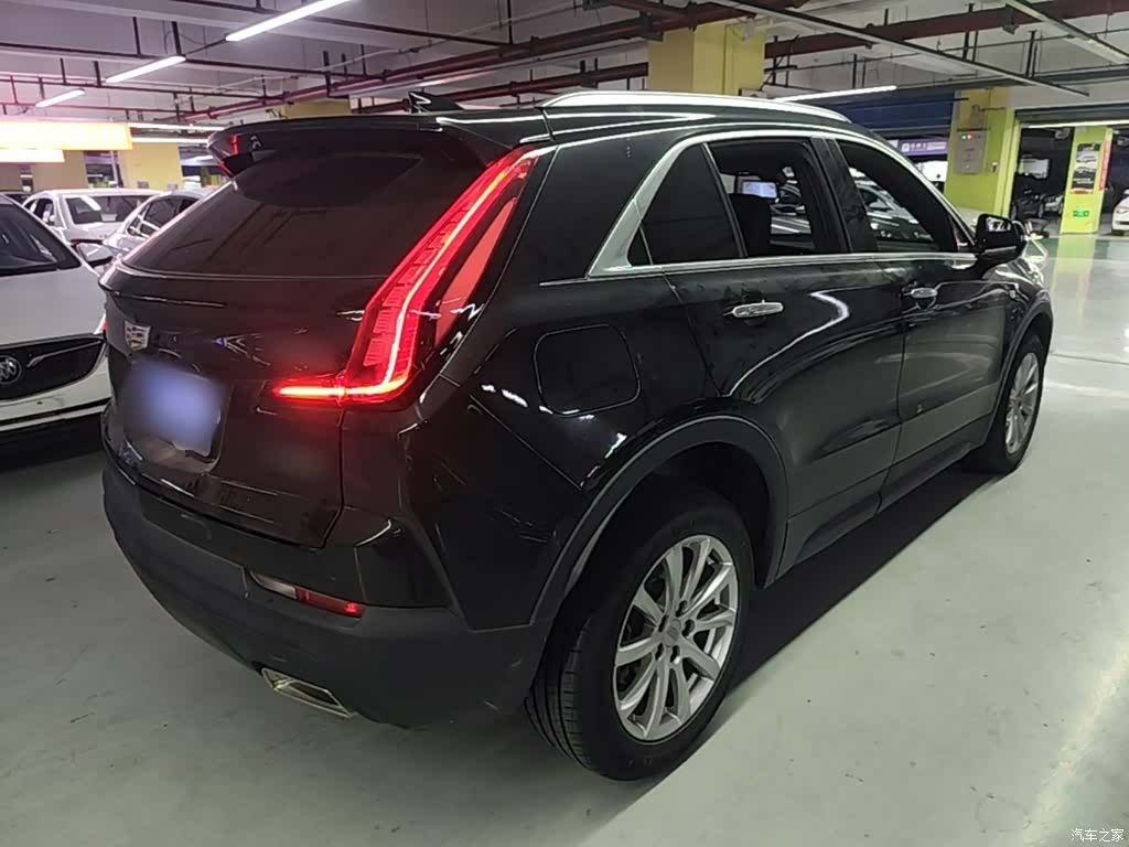 Cadillac XT4, 2022 все фото
