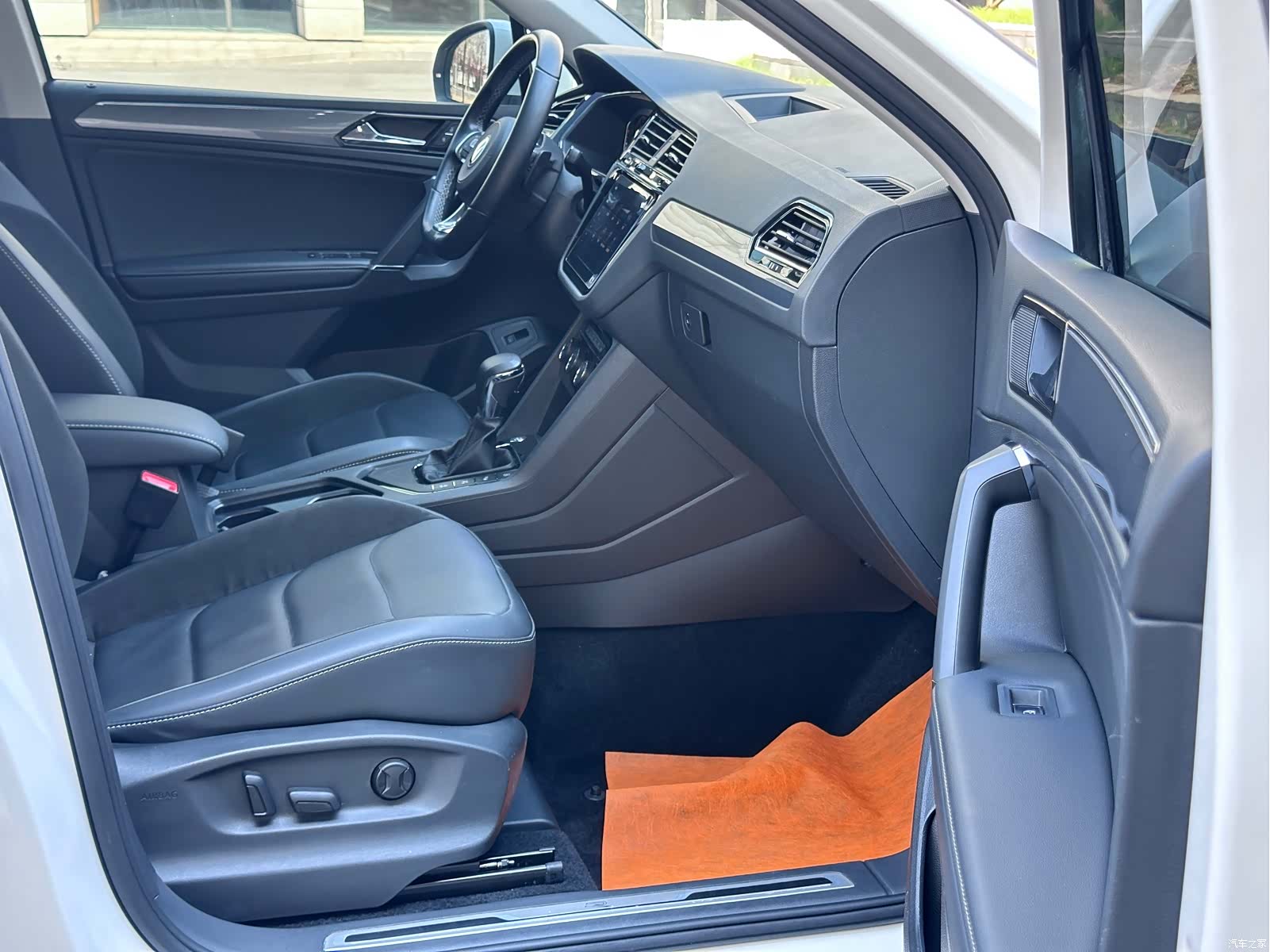 Volkswagen Tiguan L, 2021 24