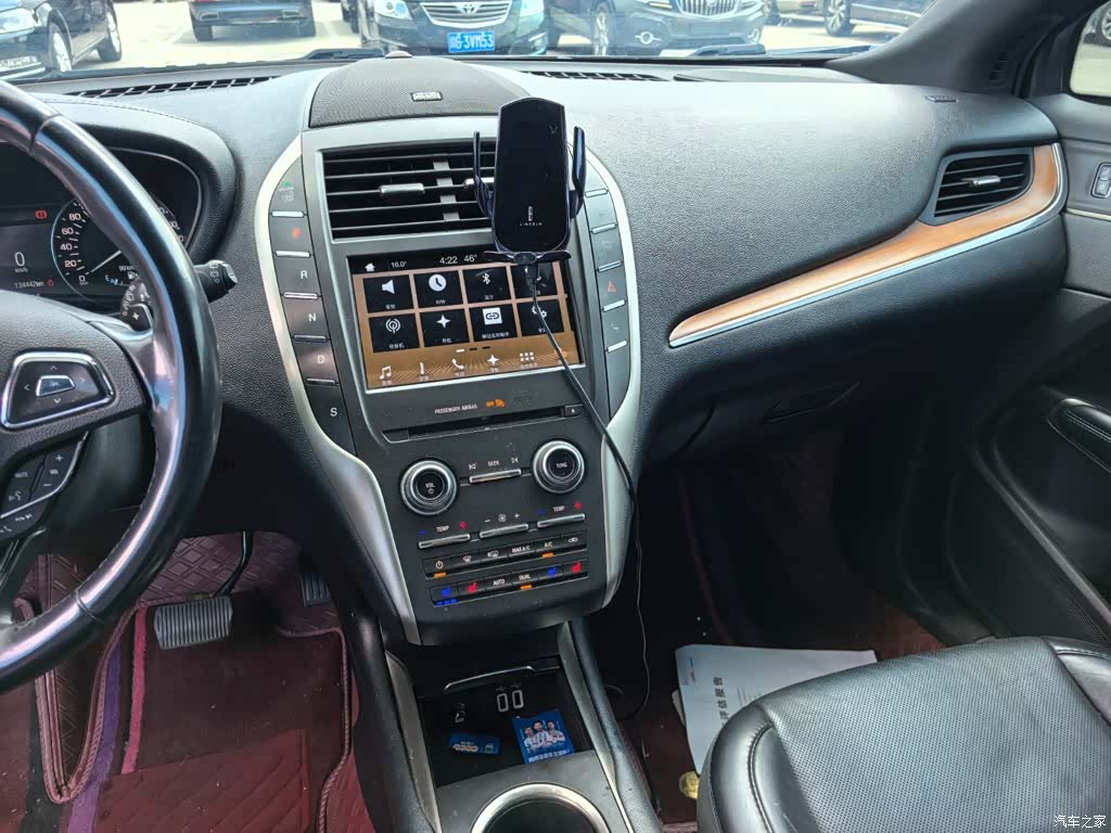 Lincoln MKC, 2018 13