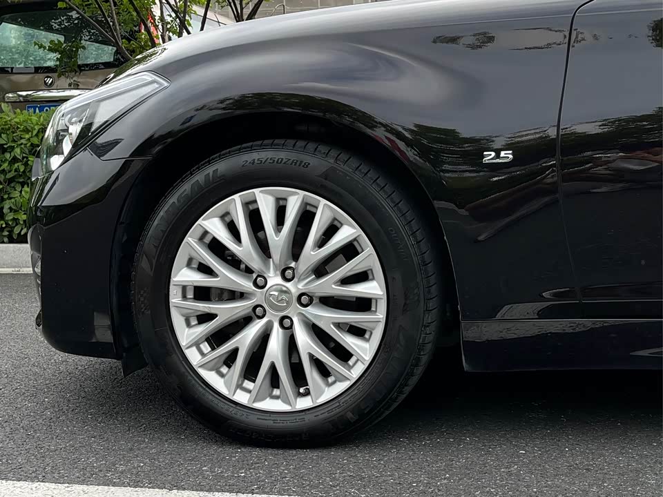 Infiniti Q70 Infiniti Q70