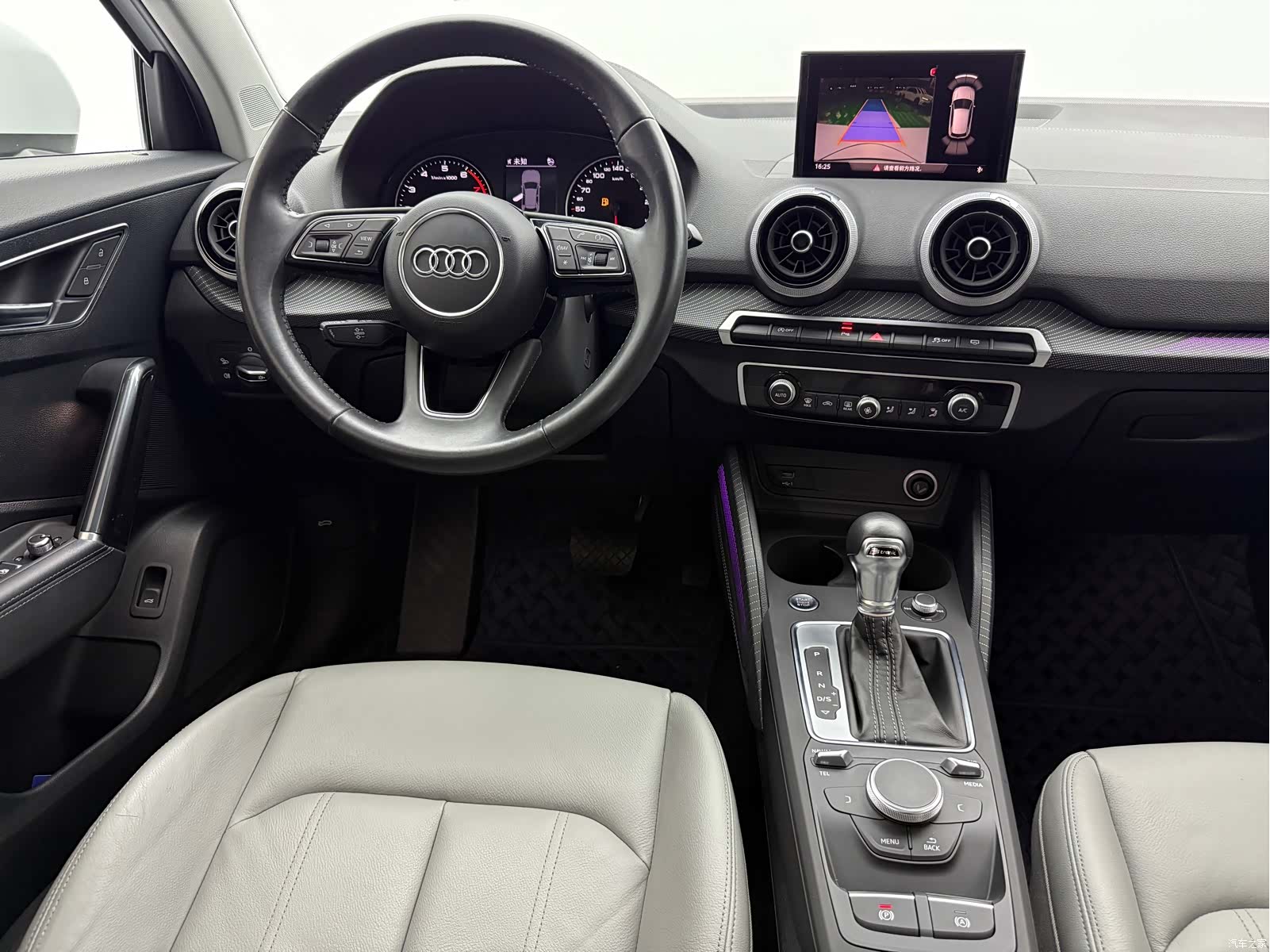 Audi Q2L, 2021 13