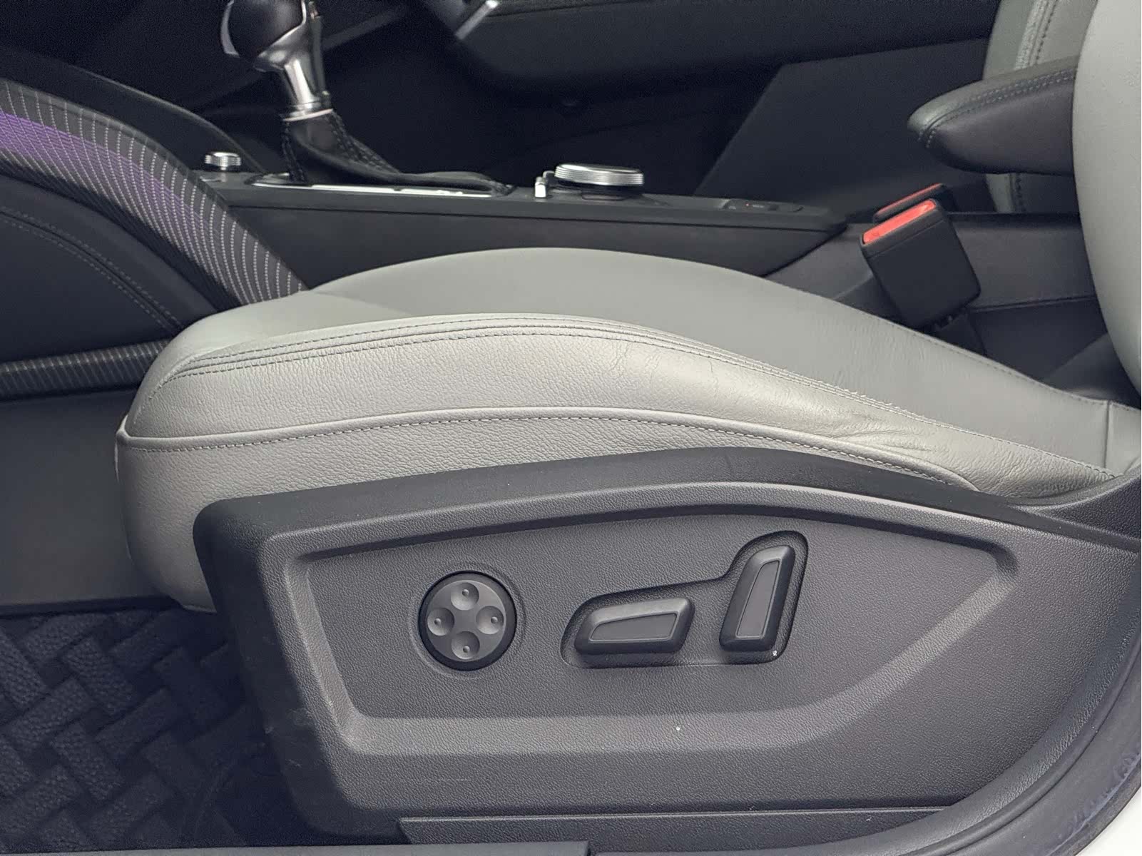 Audi Q2L, 2021 20