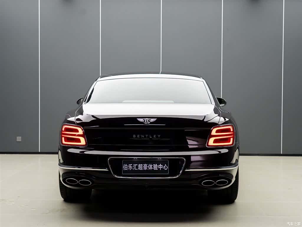 Bentley Flying Spur, 2023 7