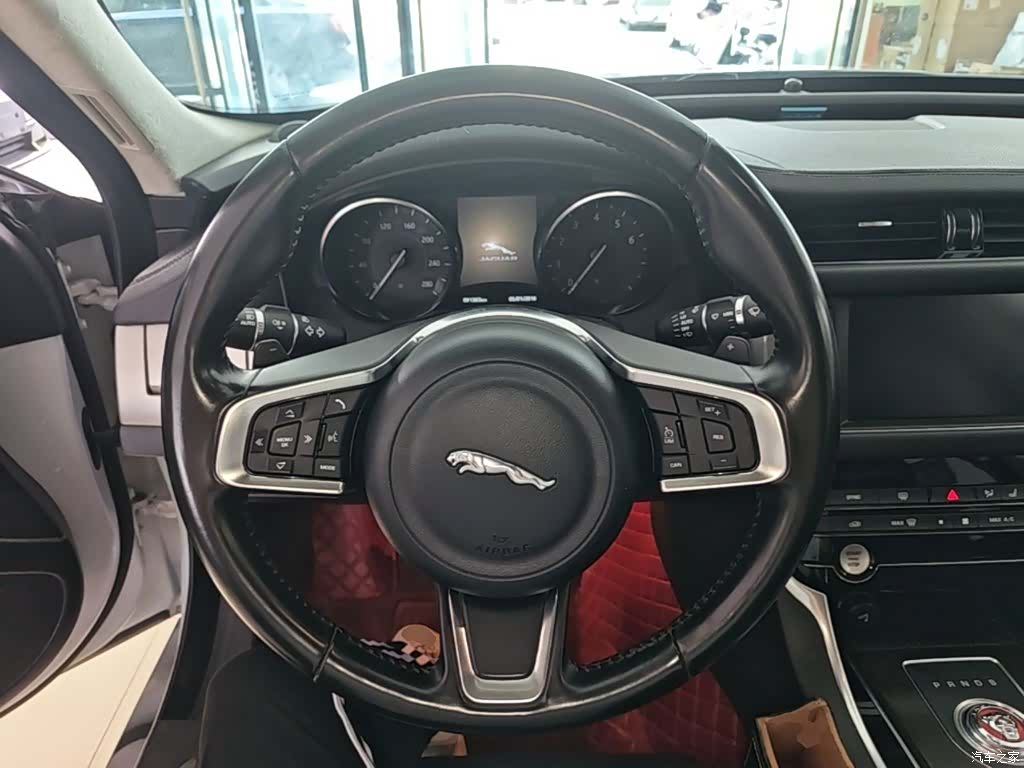 Land Rover XFL, 2018 11